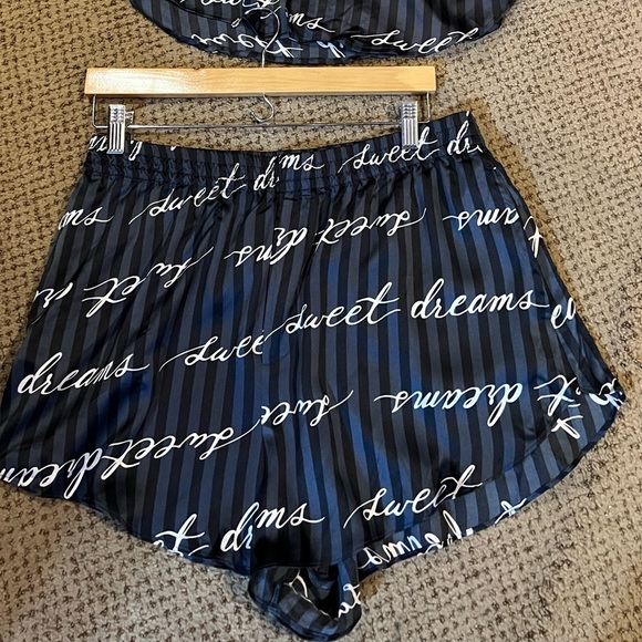 Victorias Secret Satin Sleeping Set - Picture 2 of 8